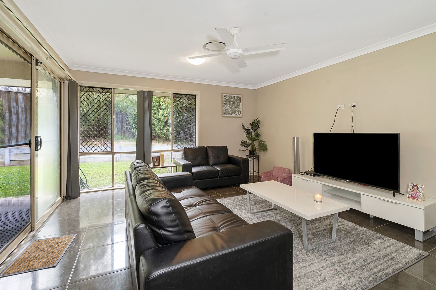 41 Finch Crescent, Aberglasslyn NSW 2320, Image 2