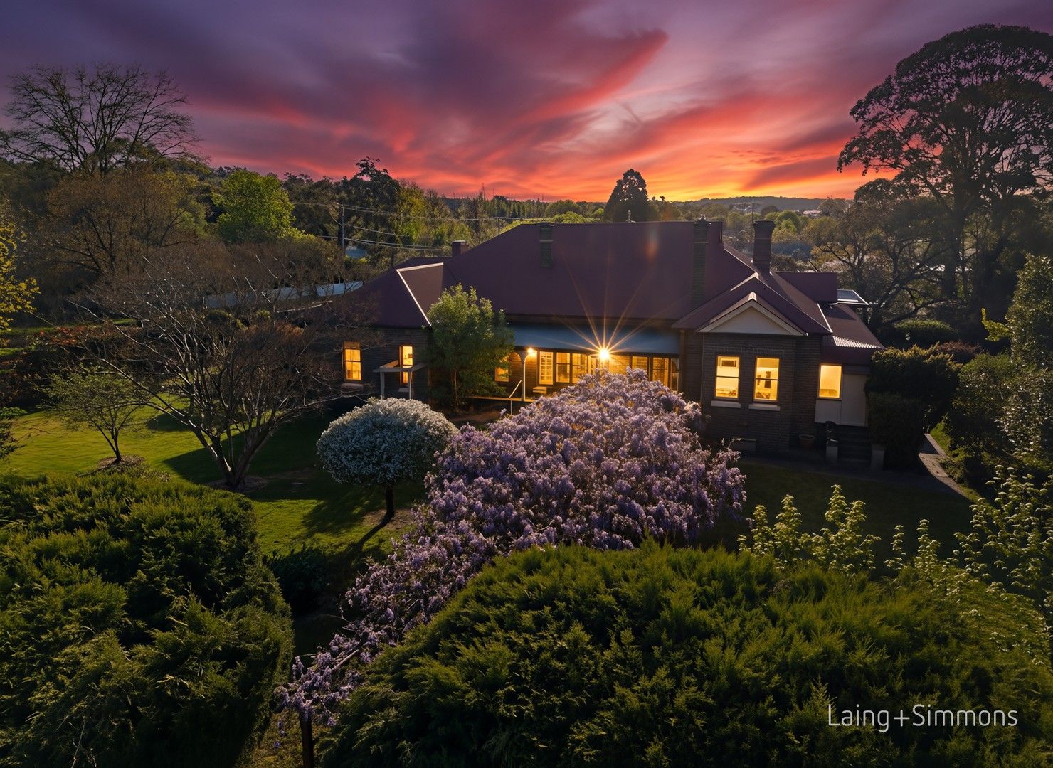6 bedrooms House in 170 Jessie Street ARMIDALE NSW, 2350