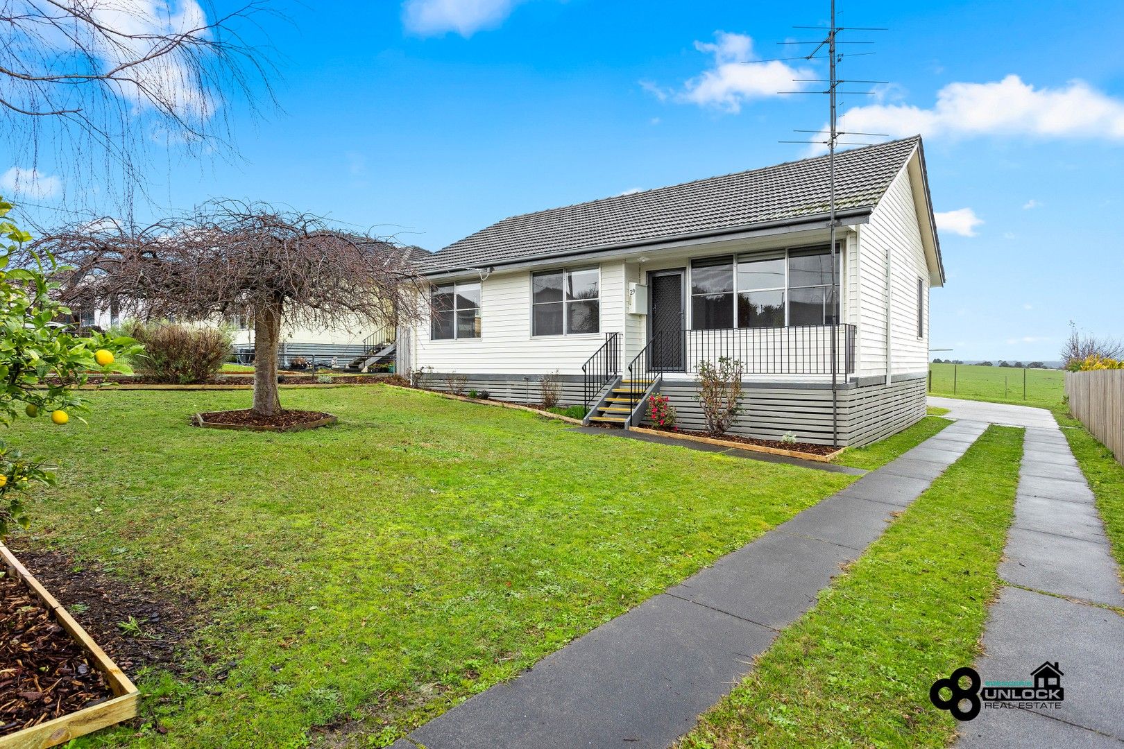 29 Byrne Street, Leongatha VIC 3953 House For Rent 400 Domain