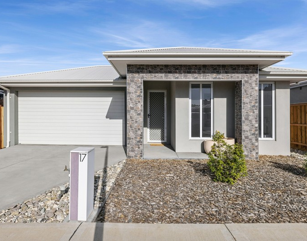 17 Ballet Crescent, Sunbury VIC 3429