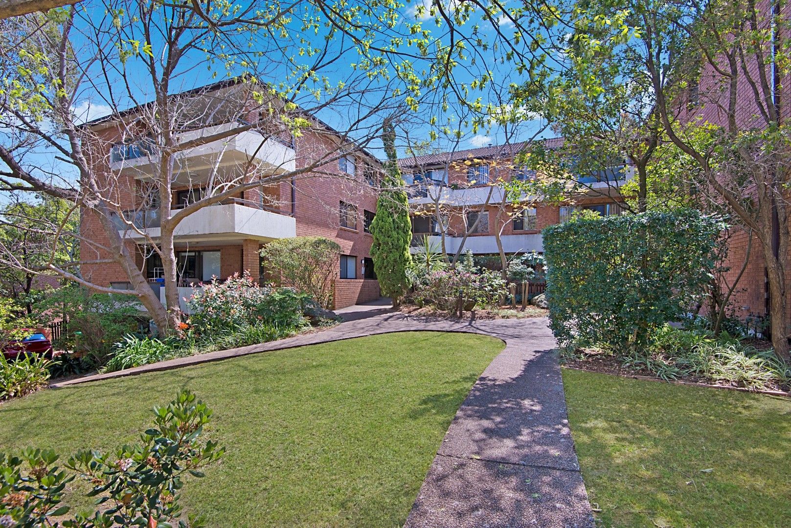 2 bedrooms Apartment / Unit / Flat in 17/9 Broughton Road ARTARMON NSW, 2064