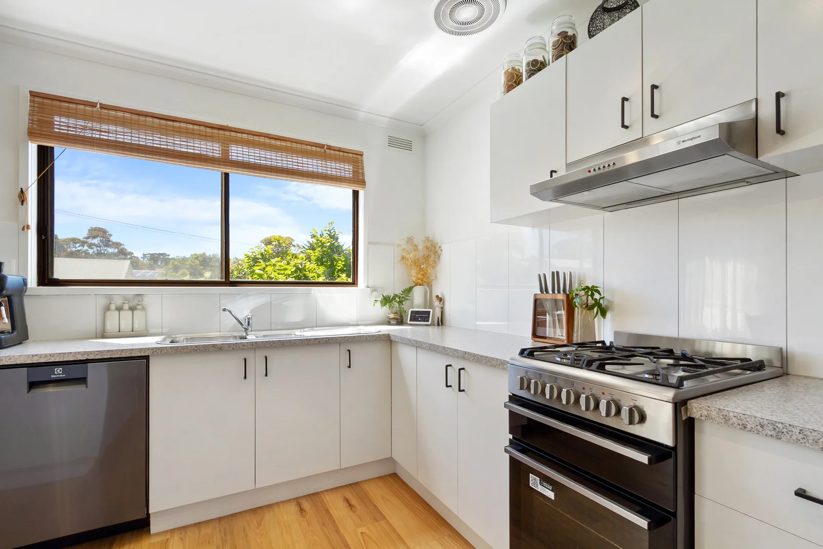 Additional image 6 of 19 West Cres, Lakes Entrance VIC 3909