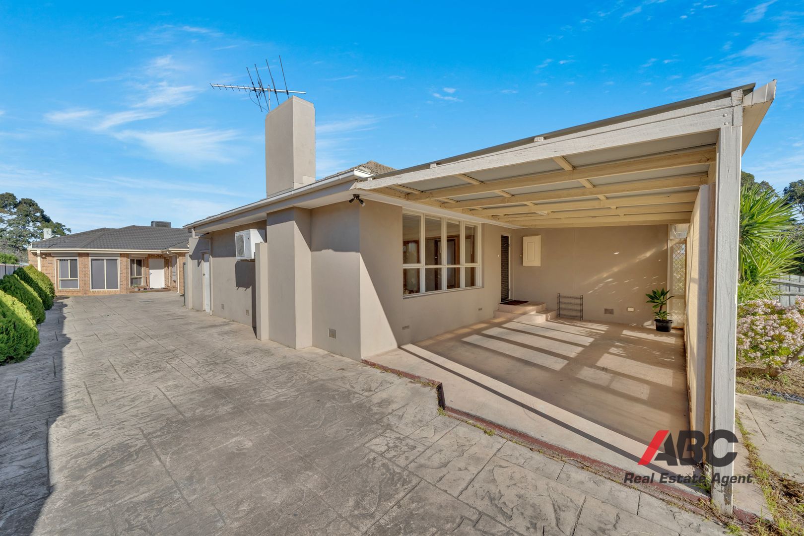 1/54 Bent Street, St Albans VIC 3021 Domain