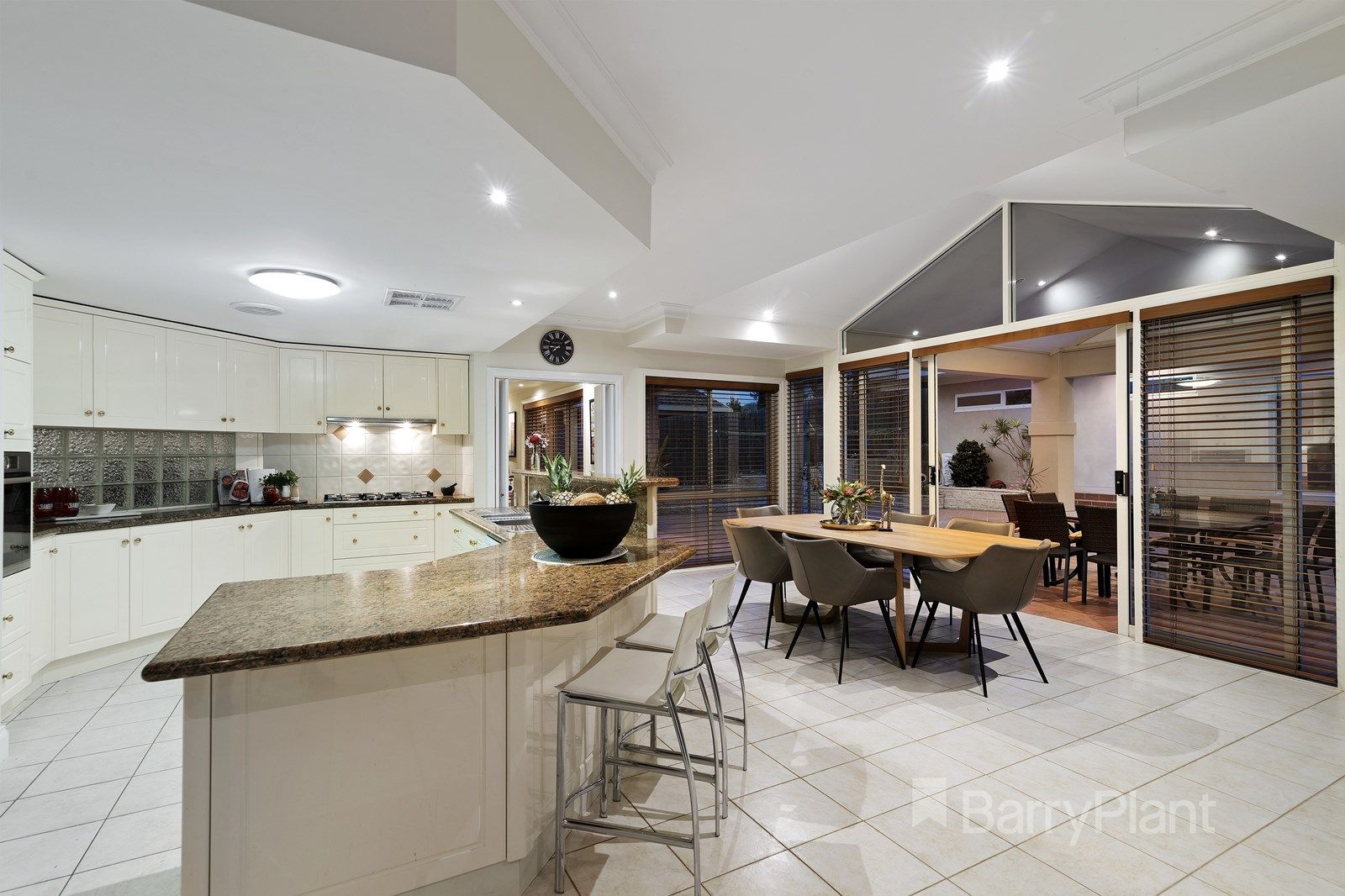 12 Sunrise Drive, Greensborough VIC 3088, Image 2