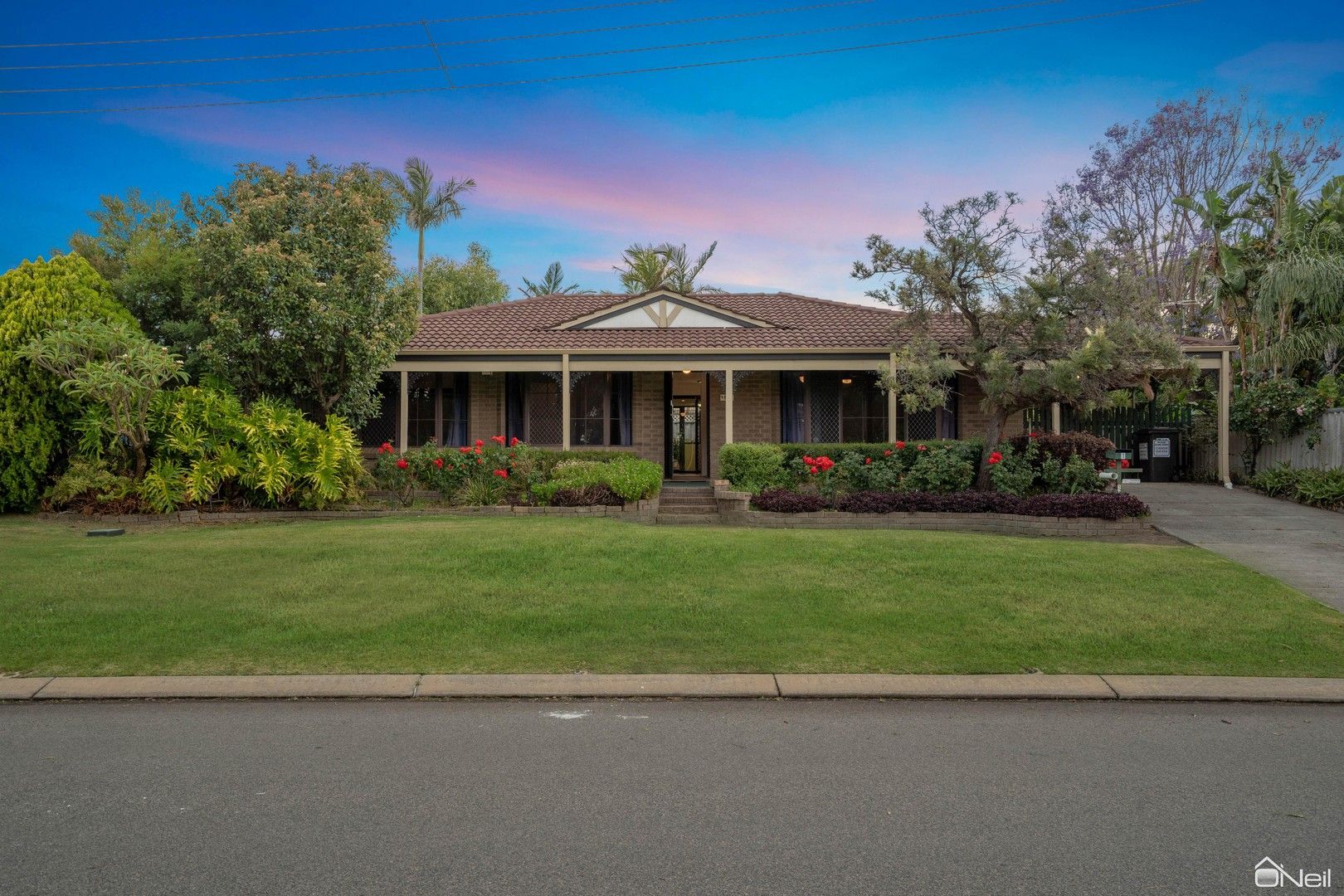 3 bedrooms House in 1 Bishop Close SEVILLE GROVE WA, 6112
