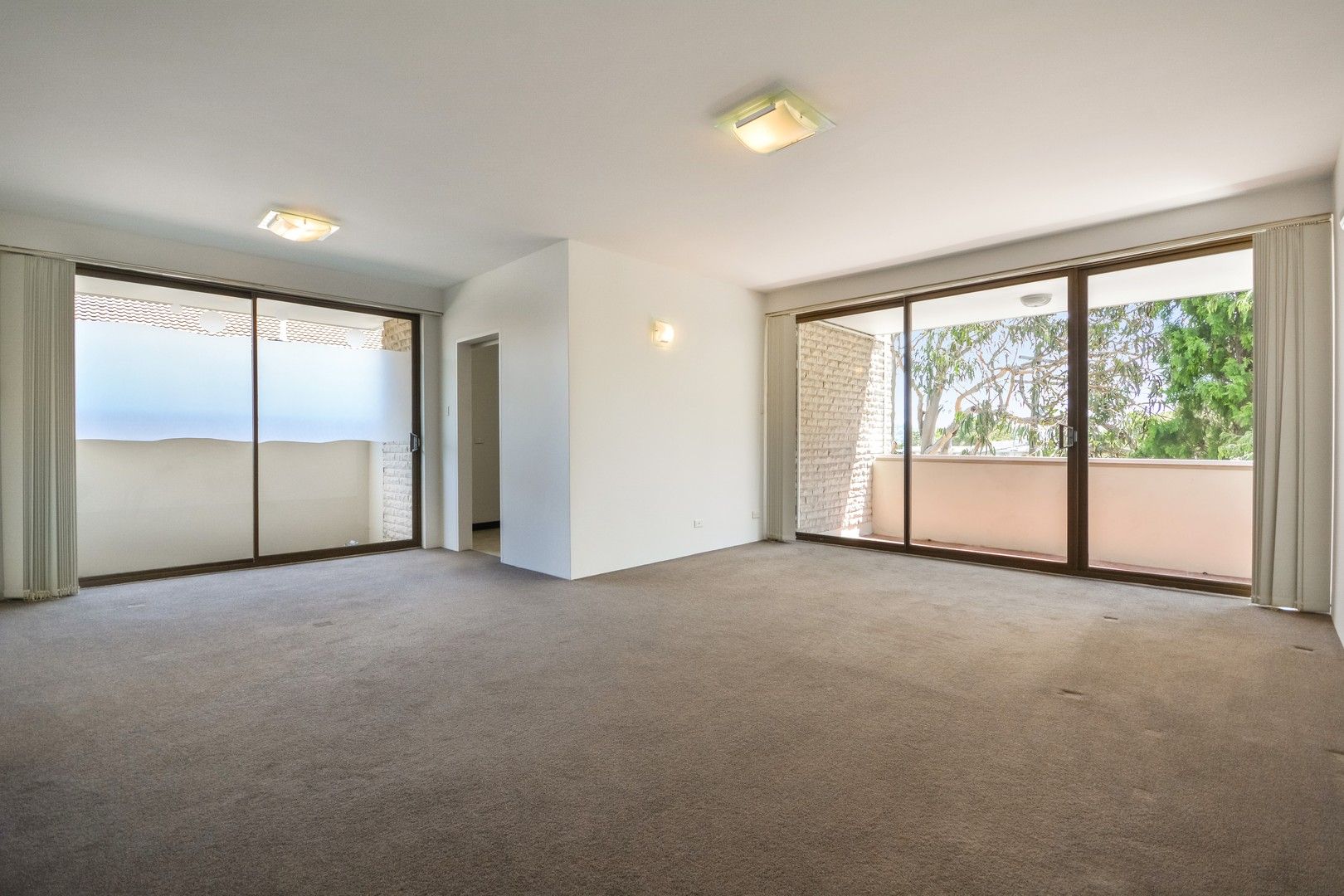3 bedrooms Apartment / Unit / Flat in 6/571 Old South Head Road ROSE BAY NSW, 2029