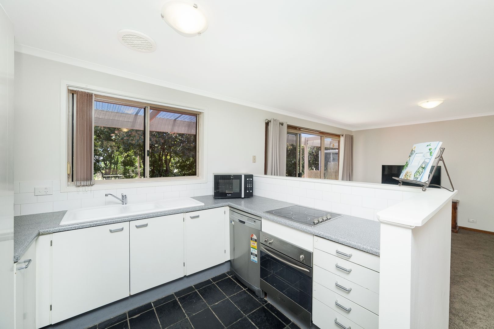 7/23 Elm Way, Jerrabomberra NSW 2619, Image 1