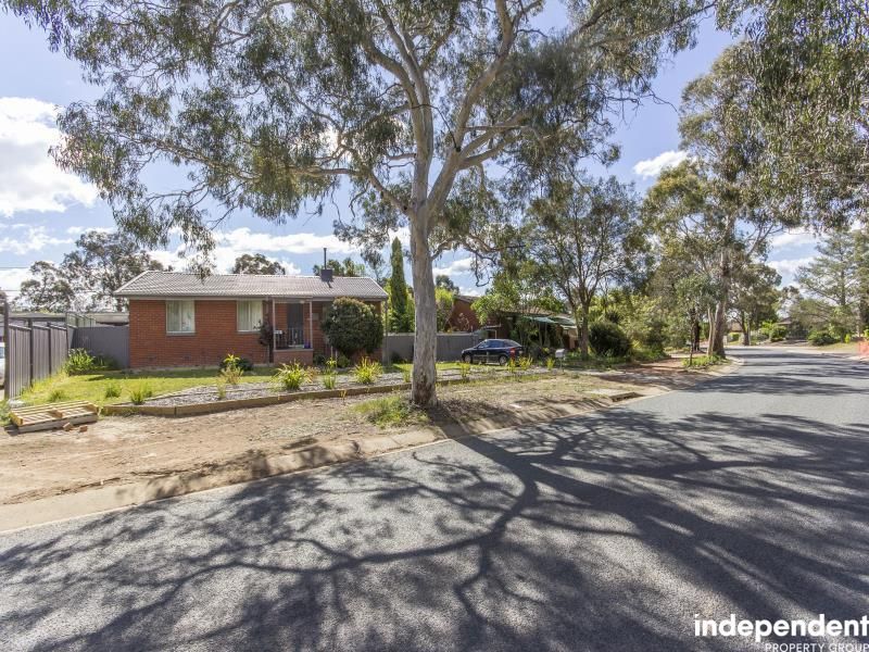 3 bedrooms House in 15 Stretton Crescent LATHAM ACT, 2615