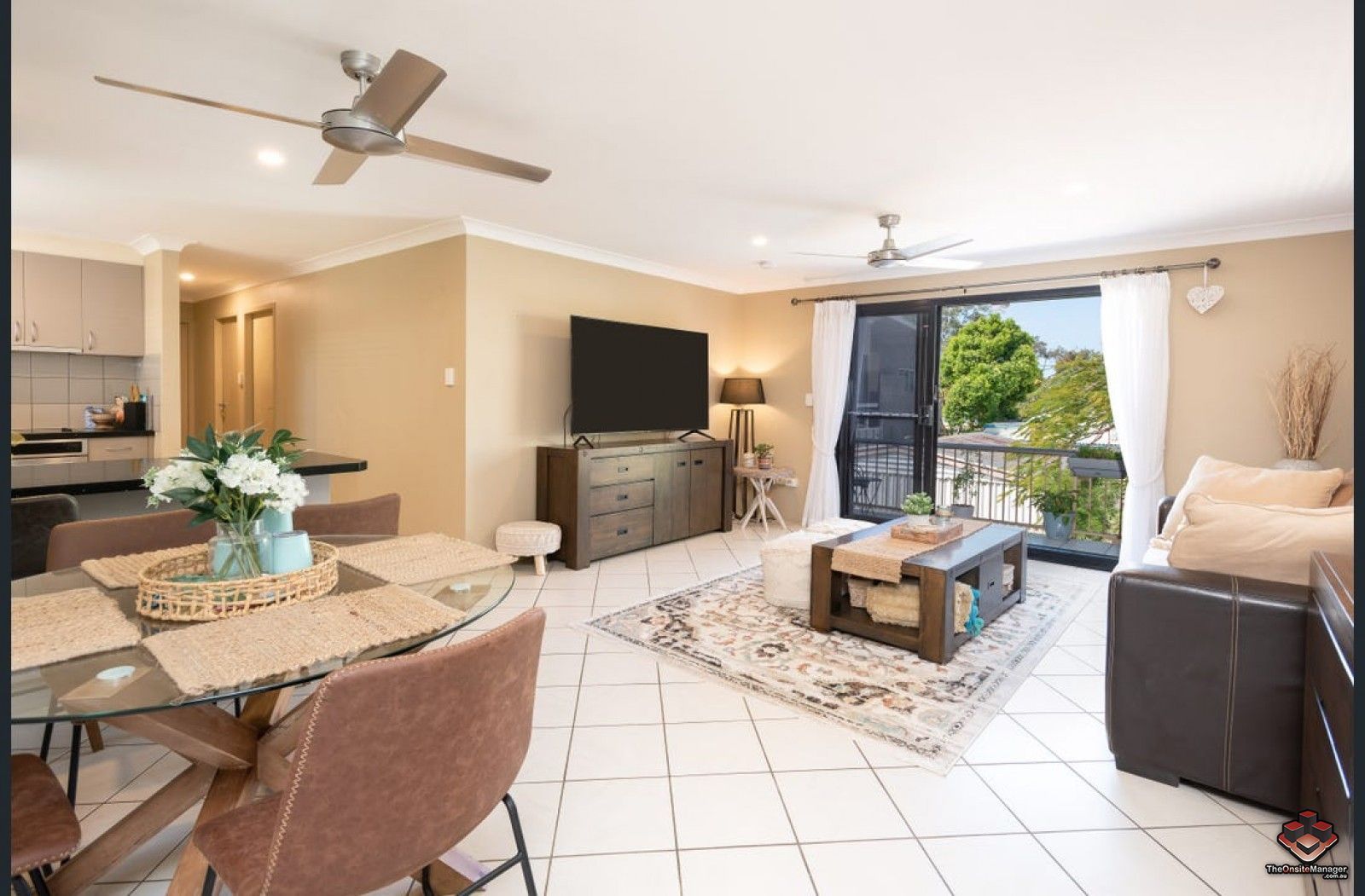 ID3917807/4 Milton Avenue, Paradise Point QLD 4216 Apartment For