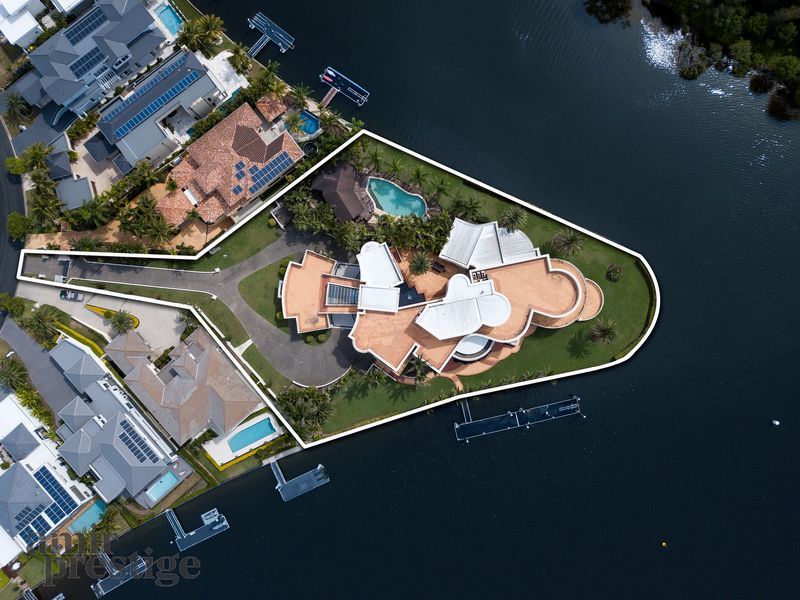 2585 Gracemere Circuit North, Hope Island QLD 4212 Domain