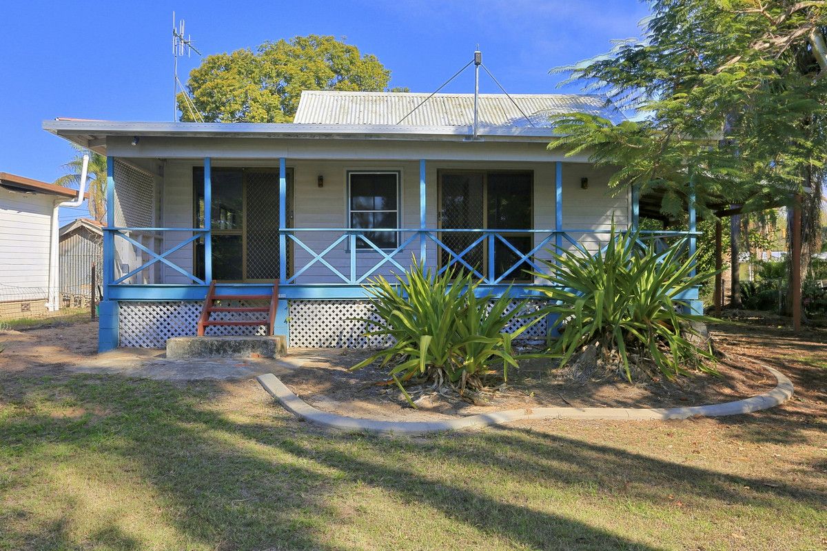 12 Harbour Espl, Burnett Heads QLD 4670, Image 2