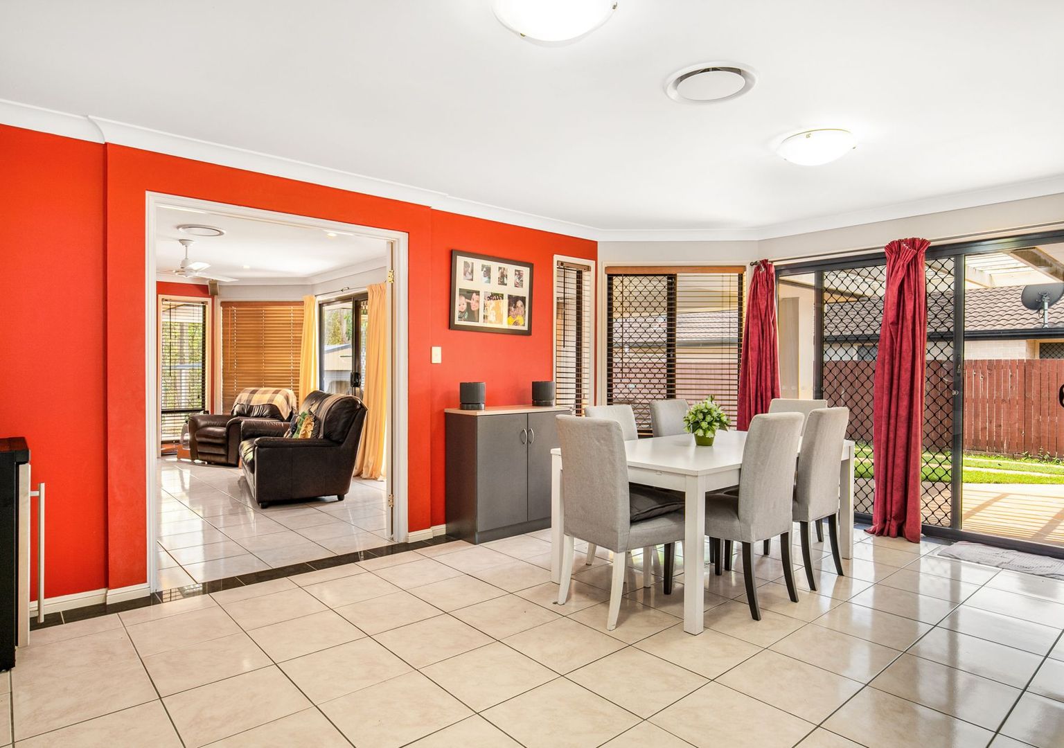 22 Yaggera Place, Bellbowrie QLD 4070, Image 2