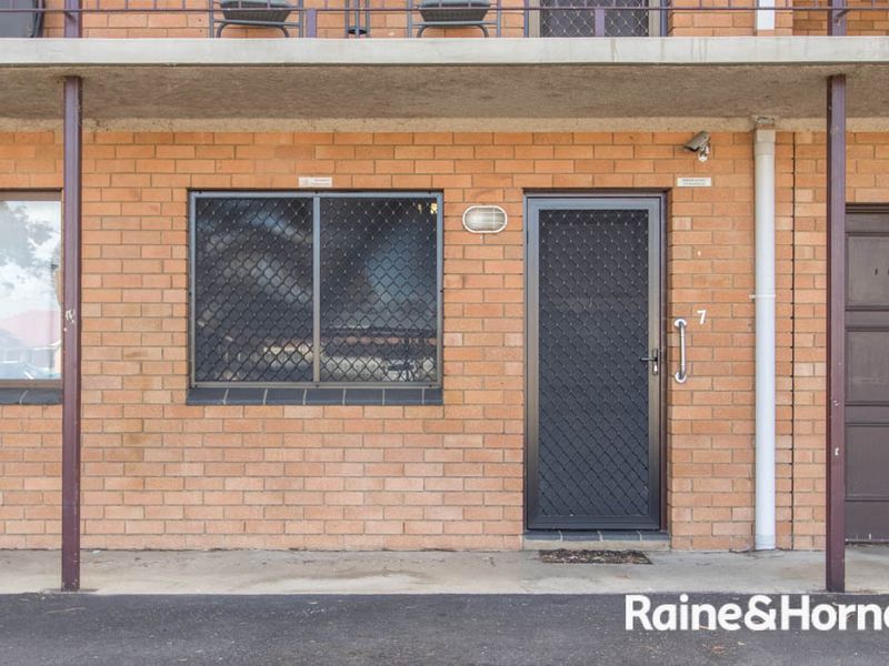 7/31 Seymour Street, Bathurst NSW 2795, Image 0