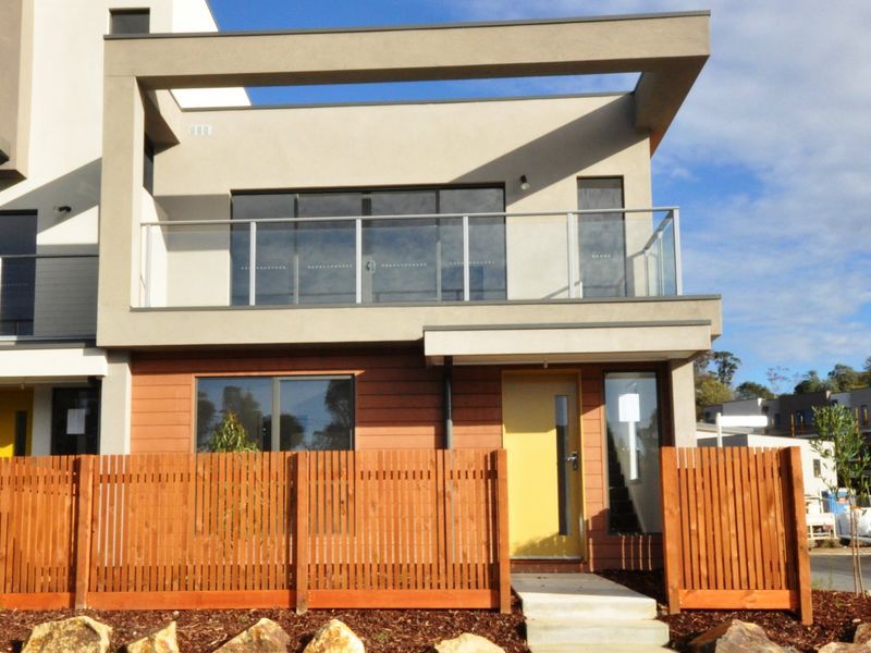 1 Lithgow Way, Mooroolbark Property History & Address Research Domain