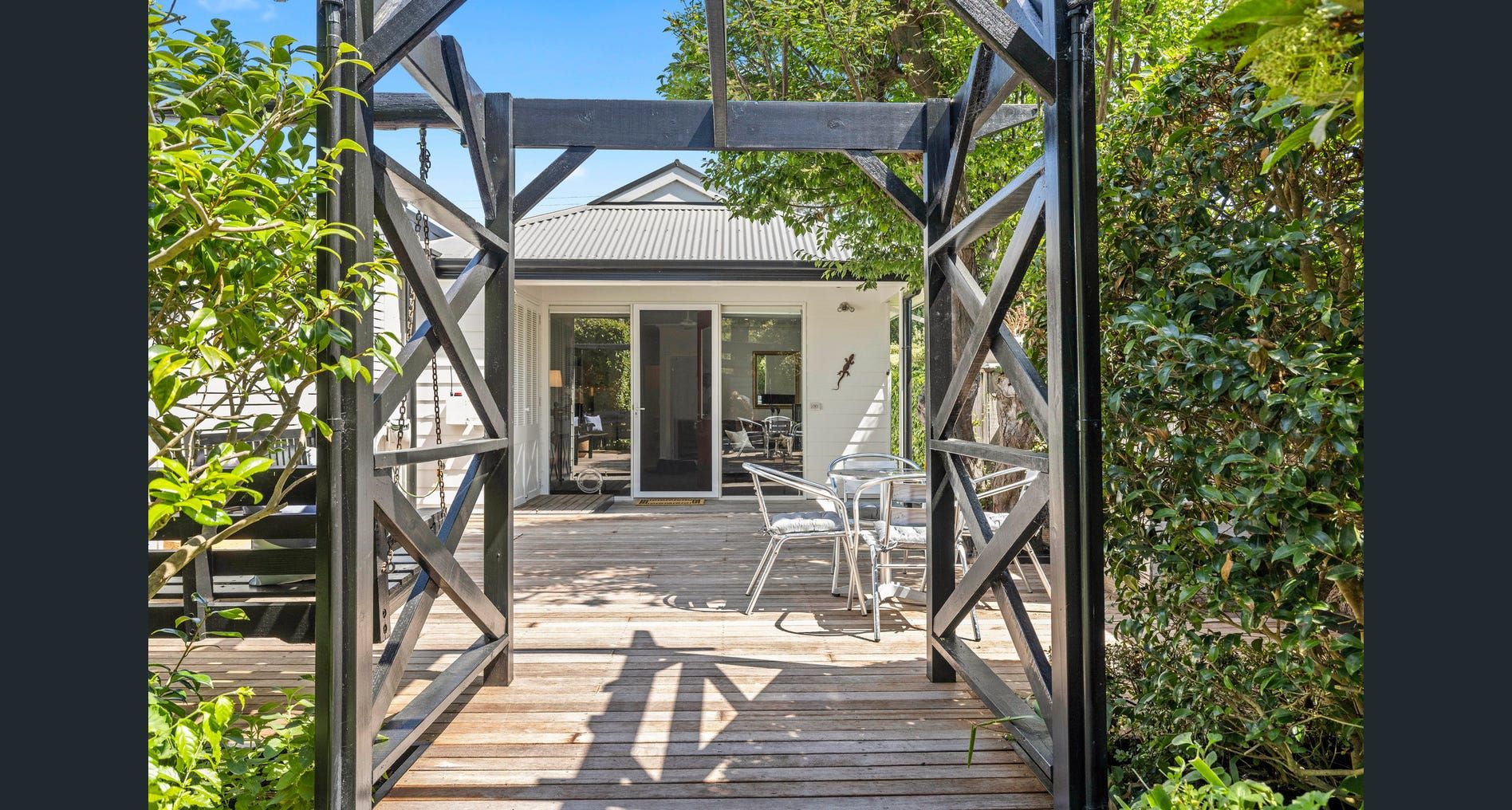 1 bedrooms Apartment / Unit / Flat in 1/62B Cook Street FLINDERS VIC, 3929