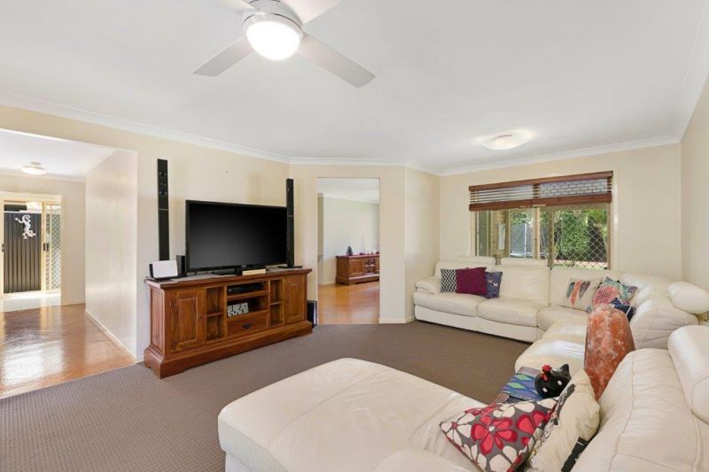 11 Chesterfield Crescent, Wellington Point QLD 4160, Image 2