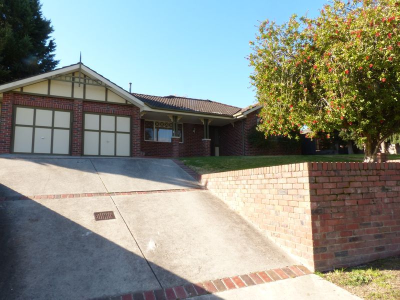 2 Highgrove Place, West Albury NSW 2640, Image 0