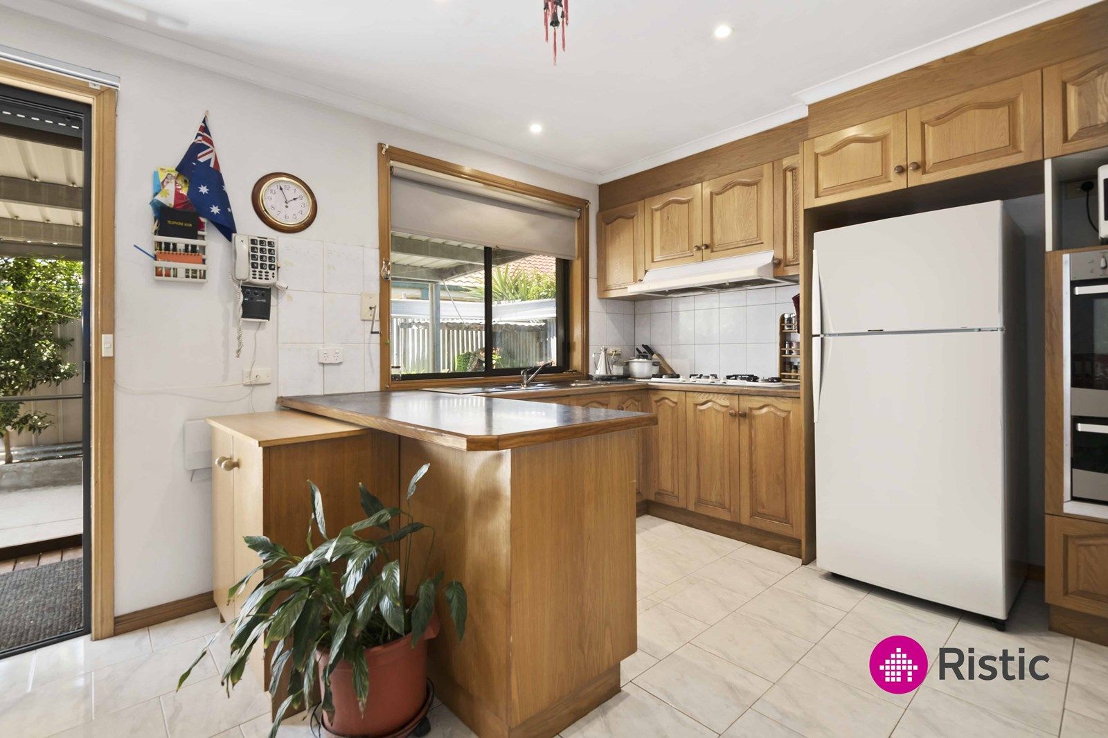 2/4 Jacoby Court, Mill Park VIC 3082, Image 1