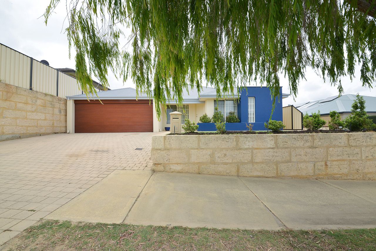 4 bedrooms House in 35 Elmhurst Drive CLARKSON WA, 6030
