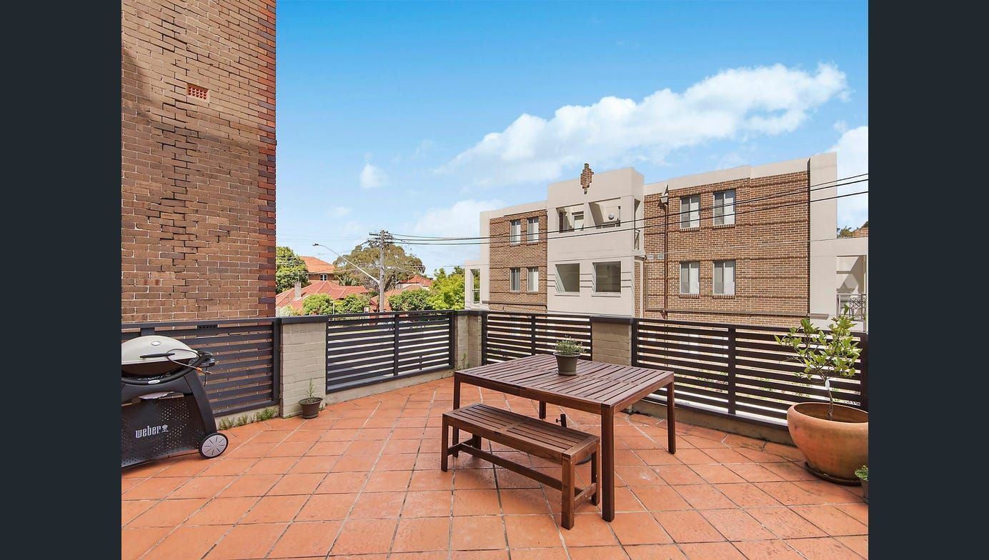 2 bedrooms Apartment / Unit / Flat in 2/36 botany Street BONDI JUNCTION NSW, 2022