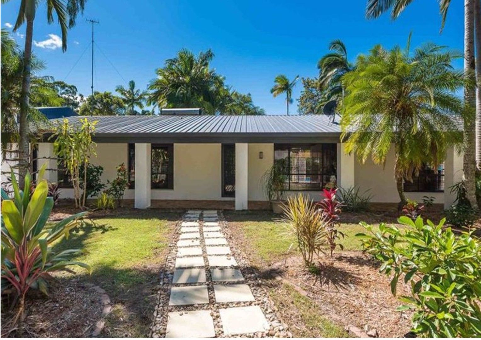 18 Palm Grove Crescent, Tewantin QLD 4565, Image 0