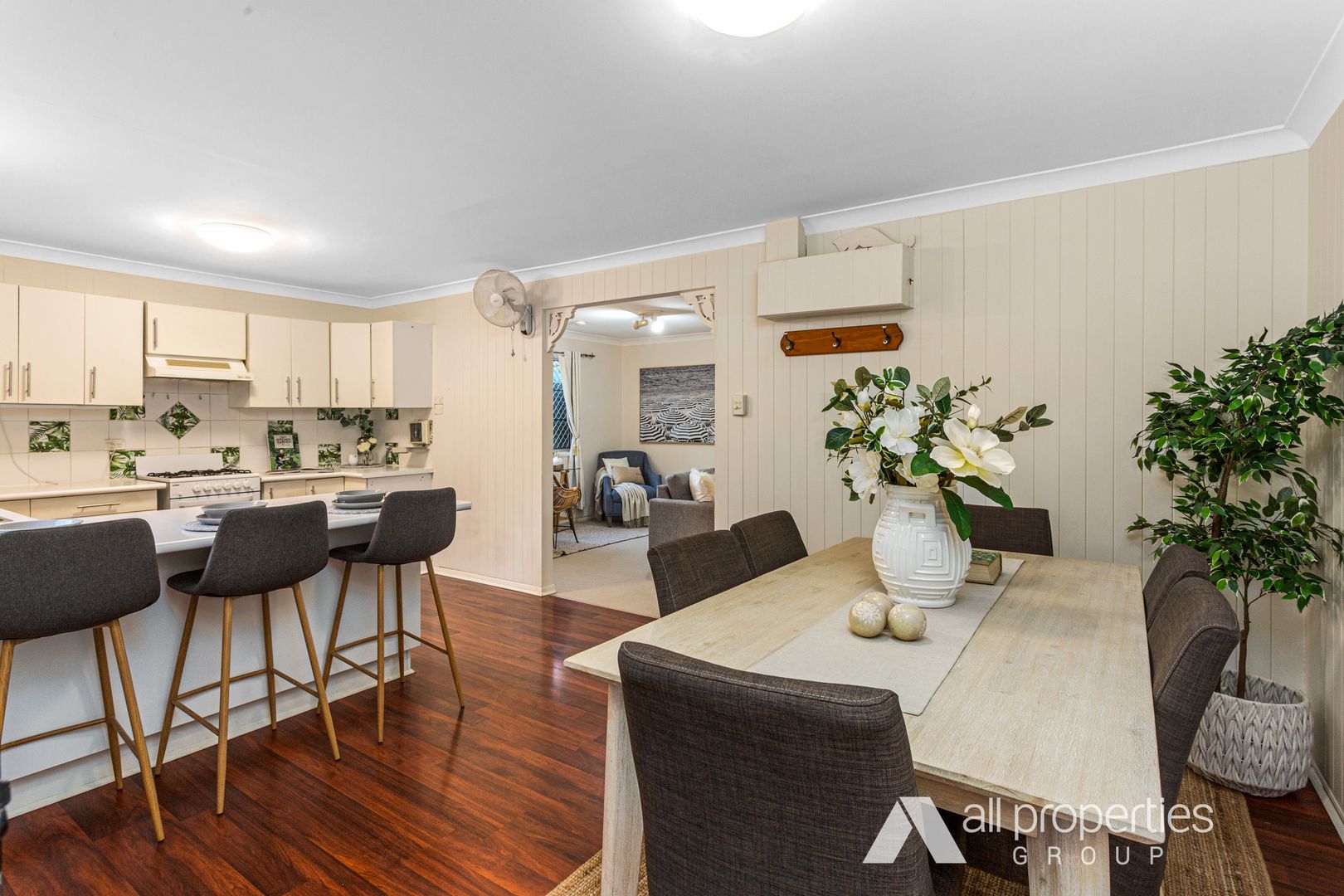 22 Woodview Street, Browns Plains QLD 4118, Image 2