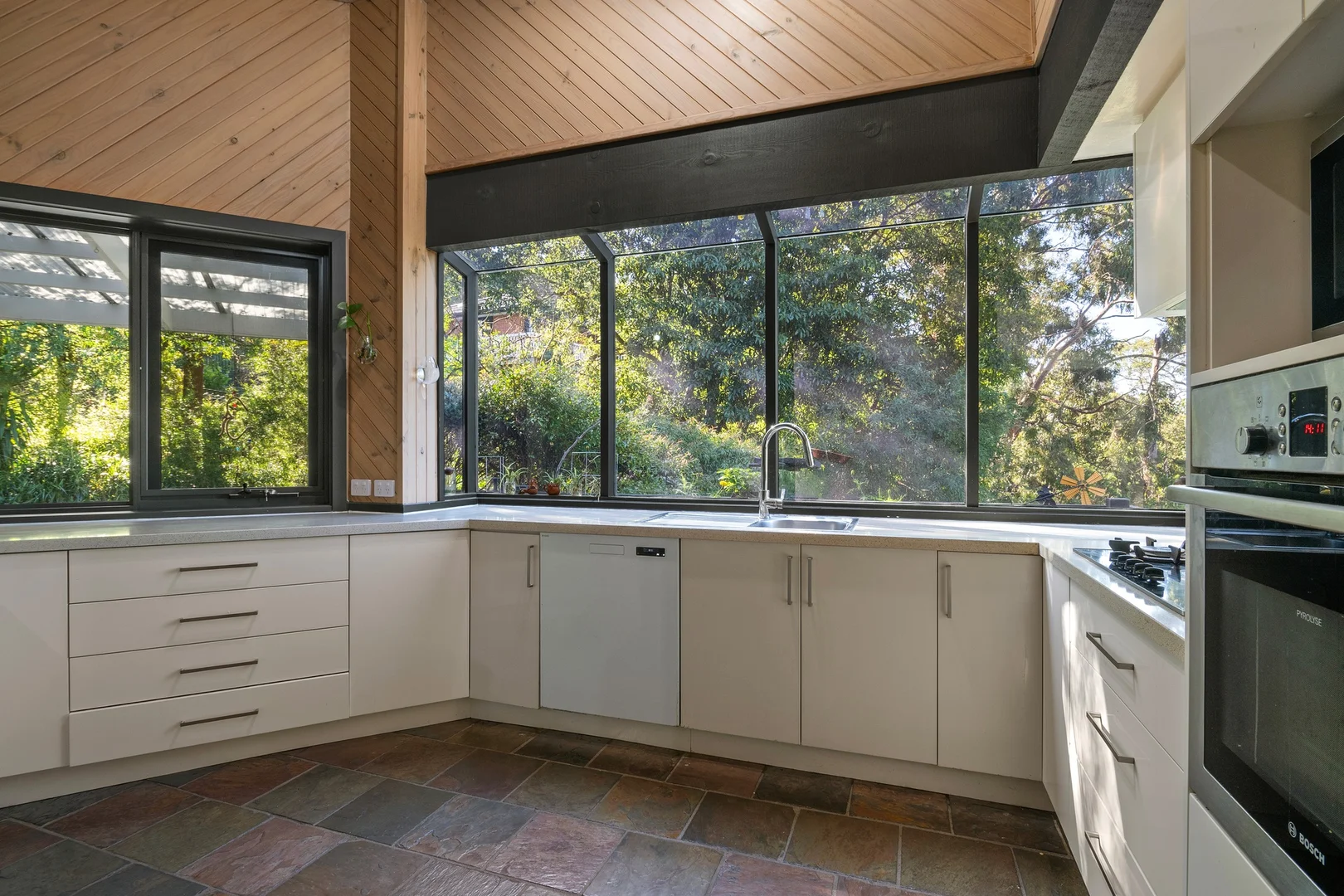 Additional image 5 of 11 Azalea Court, Croydon North VIC 3136