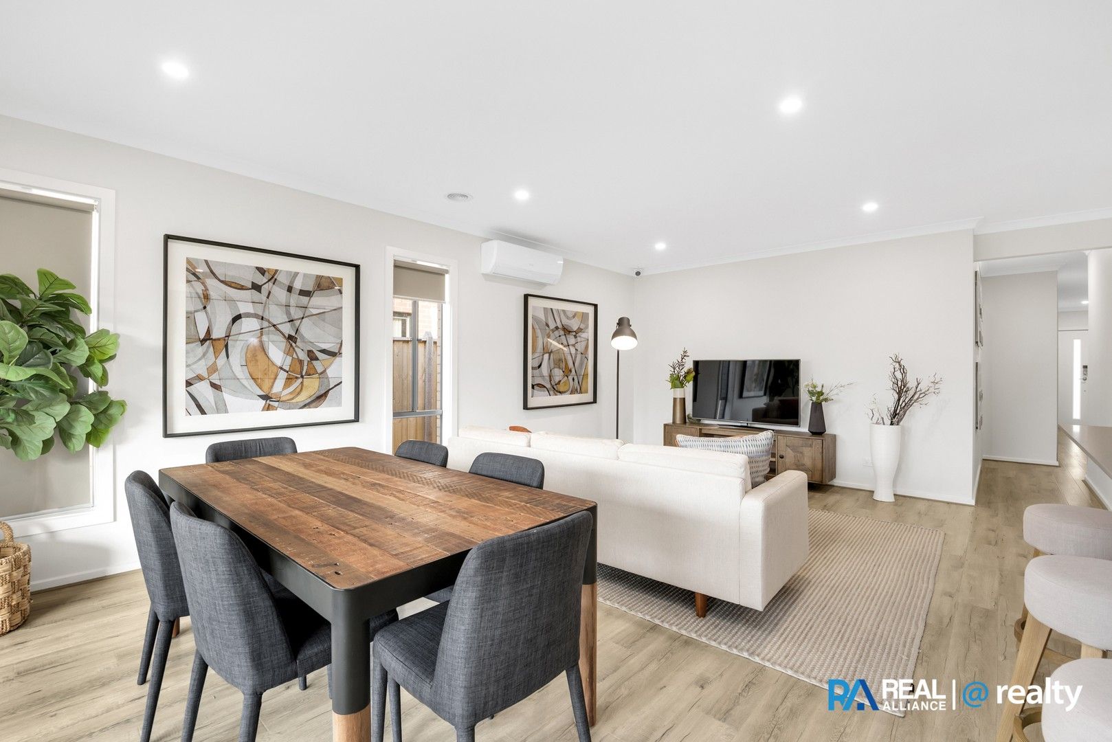 3 bedrooms House in lot 496 Valberg Way PAKENHAM VIC, 3810