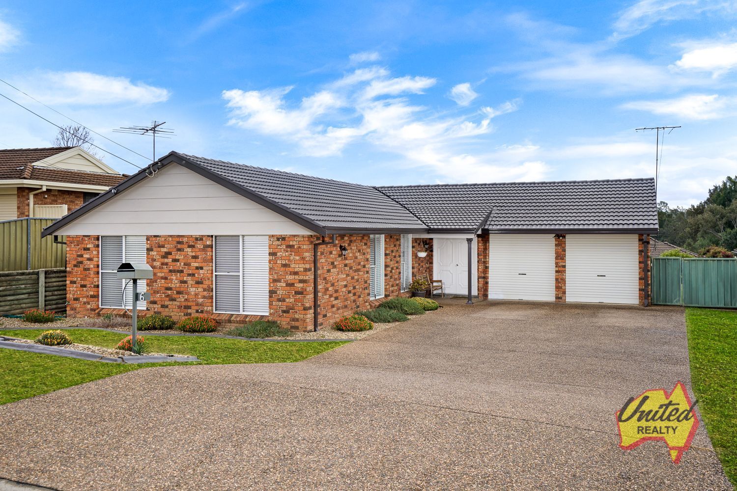 6 Devitt Crescent, The Oaks NSW 2570, Image 0