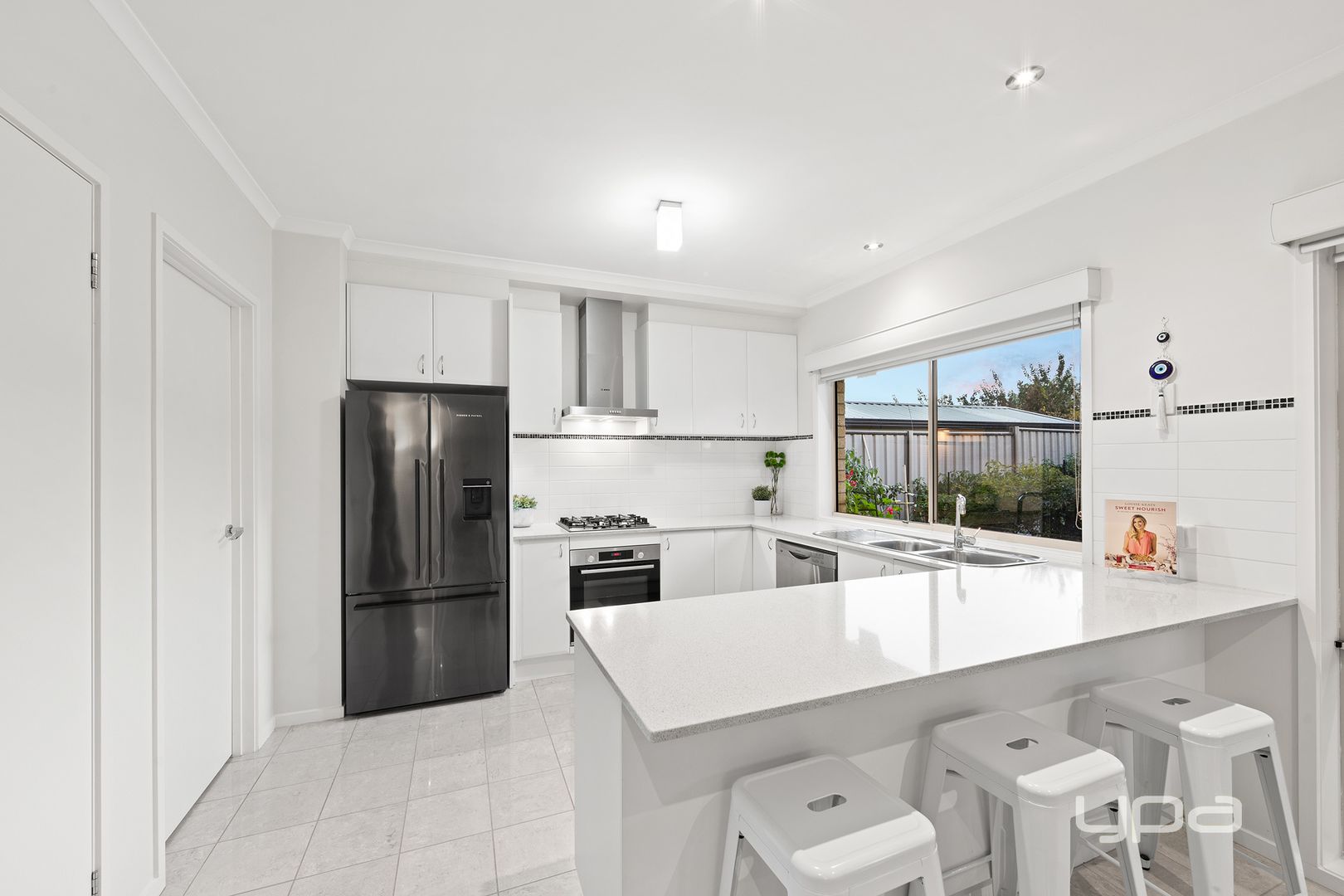 2 Beechwood Grove, Burnside Heights VIC 3023, Image 1