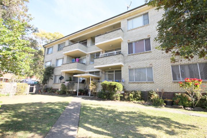 2 bedrooms Apartment / Unit / Flat in 28/75 Alice Street South WILEY PARK NSW, 2195