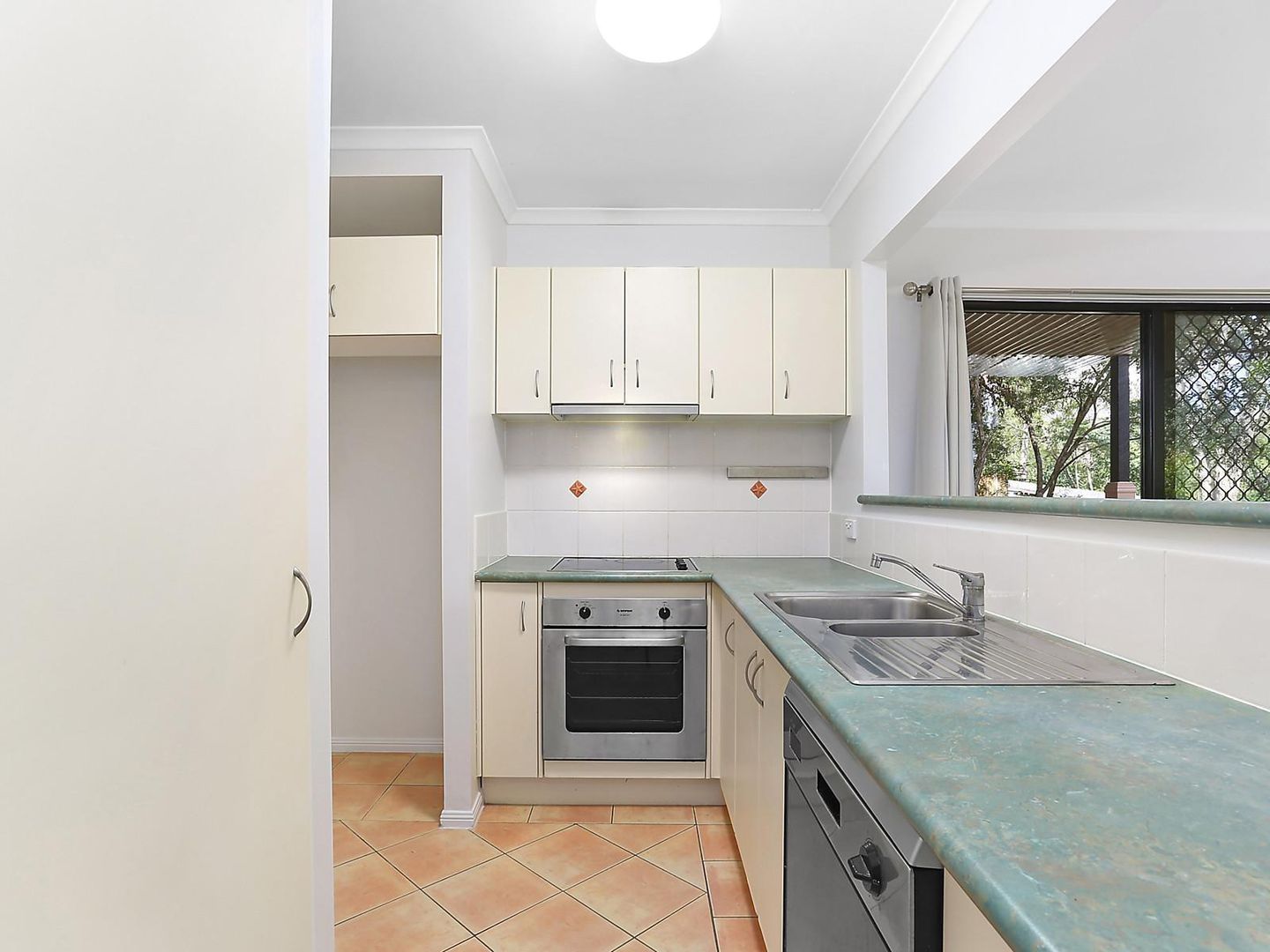 4/18 Beacon Court, Sunrise Beach QLD 4567, Image 1