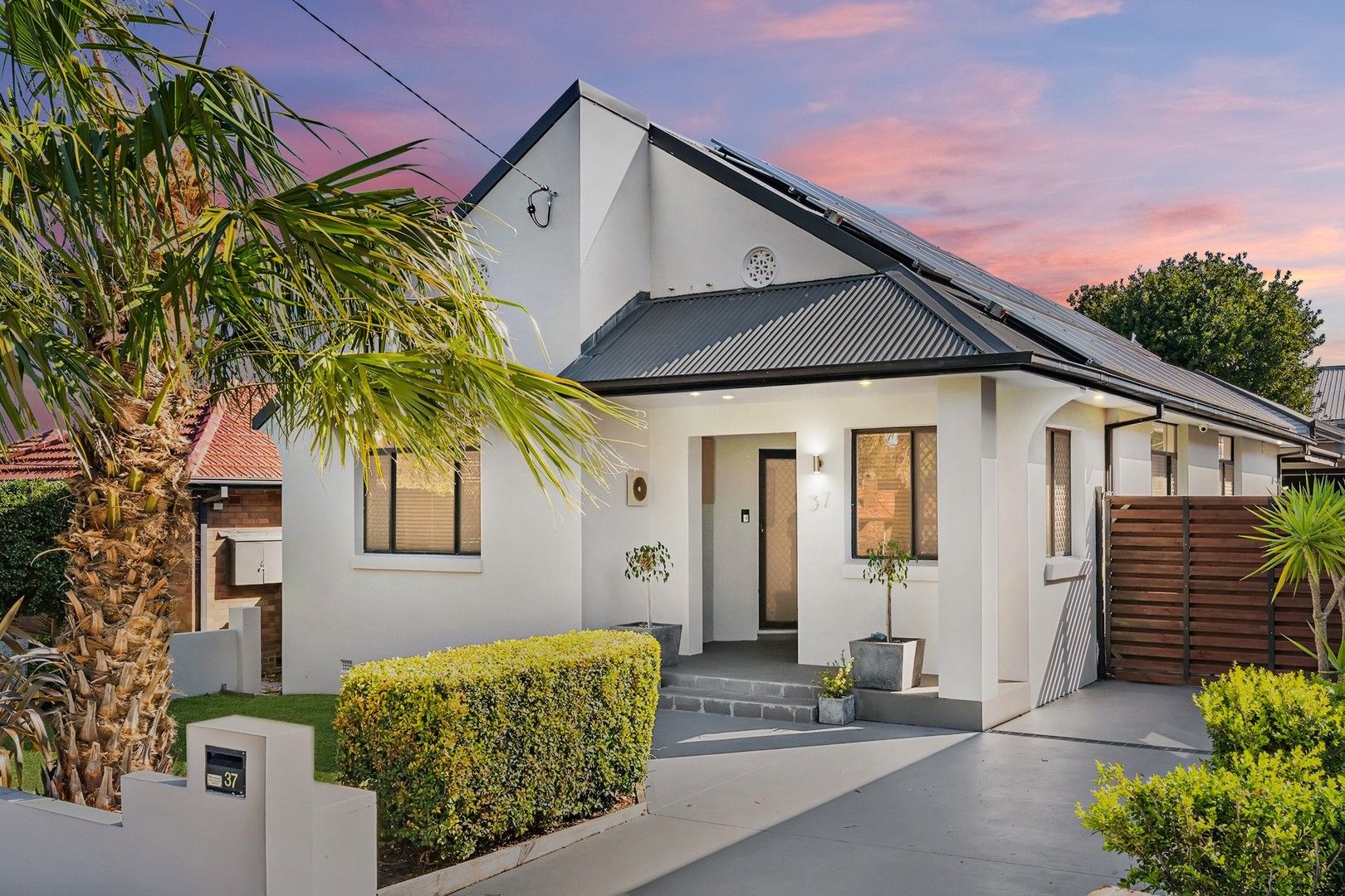 4 bedrooms House in 37 Arinya Street KINGSGROVE NSW, 2208