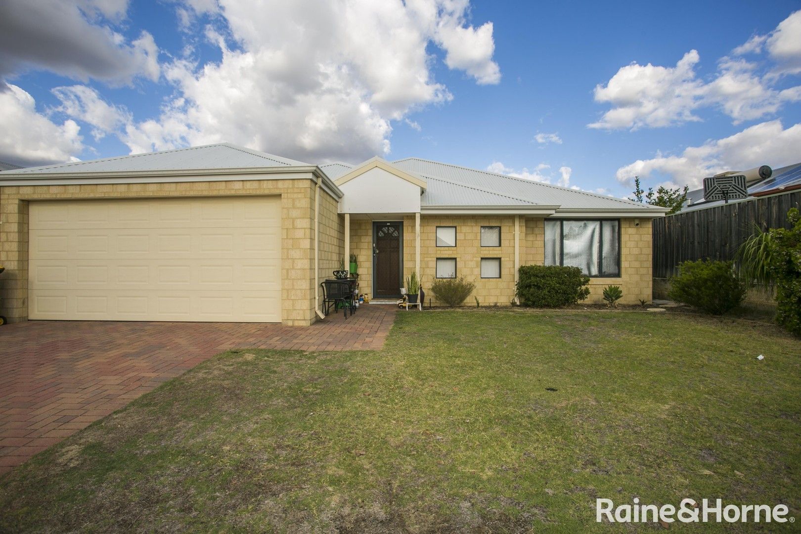 4 bedrooms House in 34 Caldervale Avenue ELLENBROOK WA, 6069