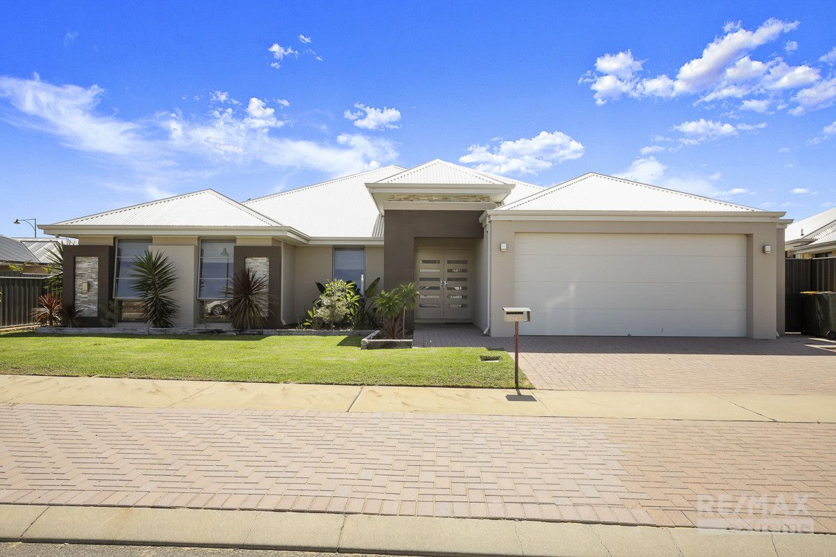 4 bedrooms House in 14 Graphite Street YANCHEP WA, 6035