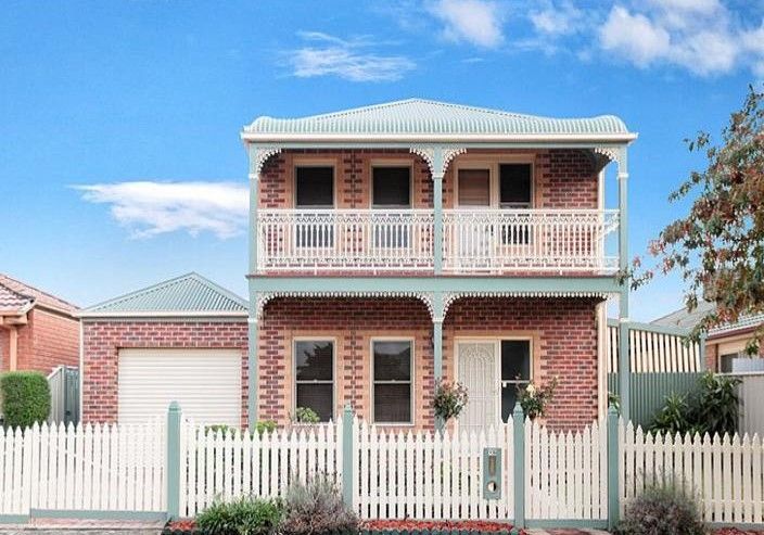 3 bedrooms House in 16 Rosewood Place CRAIGIEBURN VIC, 3064