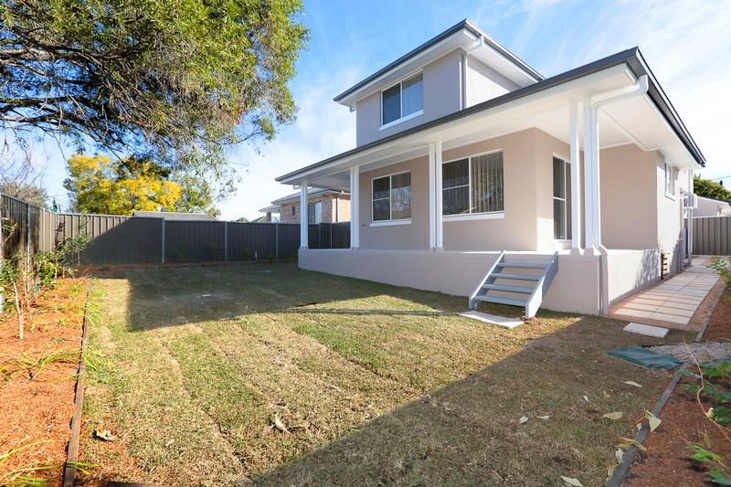 2/89 Penrose Crescent, SOUTH PENRITH NSW 2750, Image 2