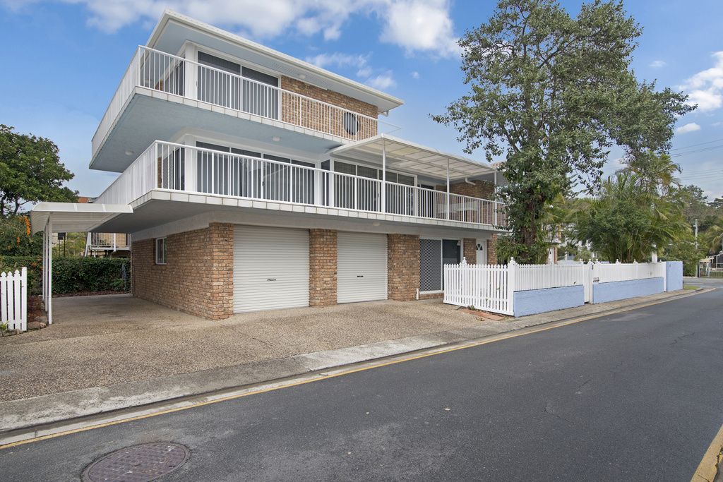 2 bedrooms Apartment / Unit / Flat in 3/8 Fenton Place CURRUMBIN QLD, 4223