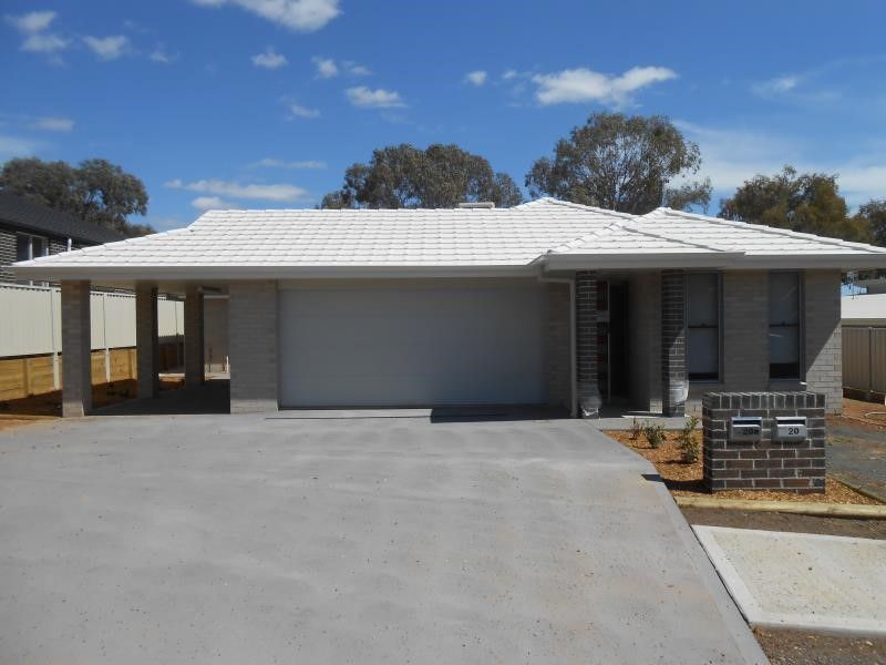 20 Borrowdale Close, Tamworth NSW 2340, Image 0