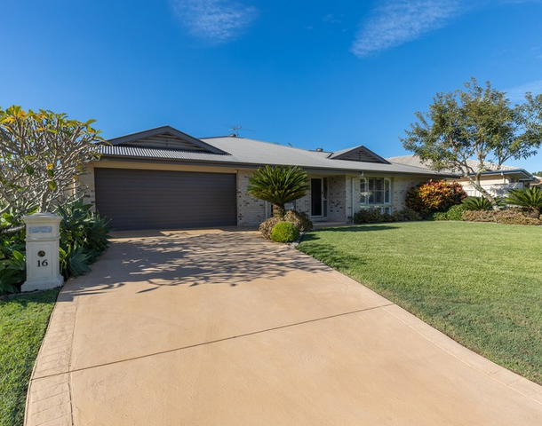 16 William Avenue, Yamba NSW 2464