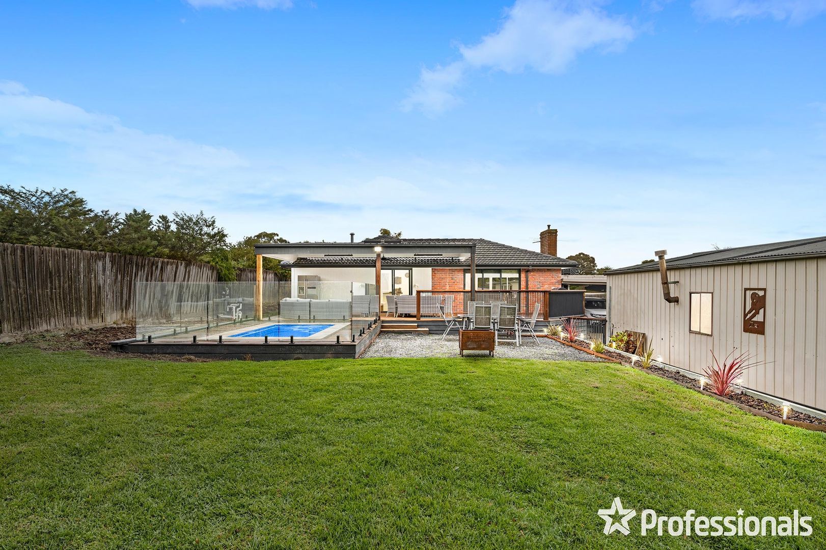 4 Darinda Avenue, Wandin North VIC 3139, Image 1