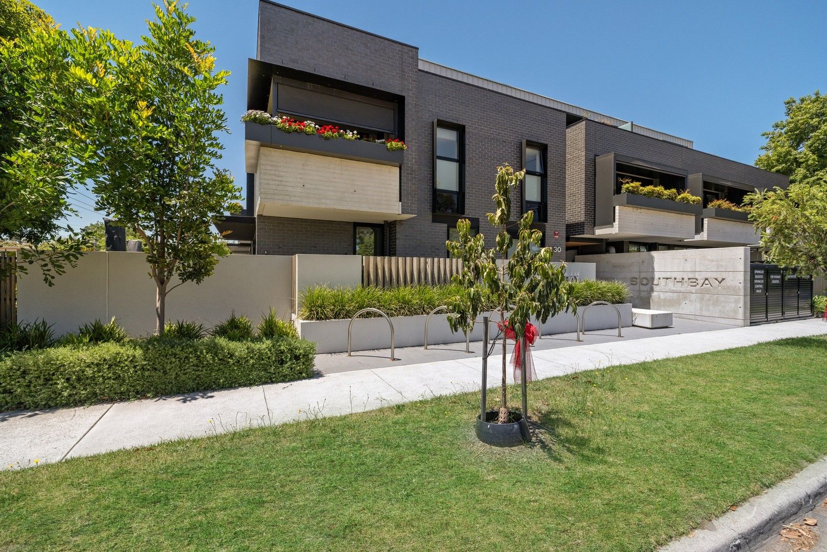 1 bedrooms Apartment / Unit / Flat in 106/30 Munro Avenue CHELTENHAM VIC, 3192
