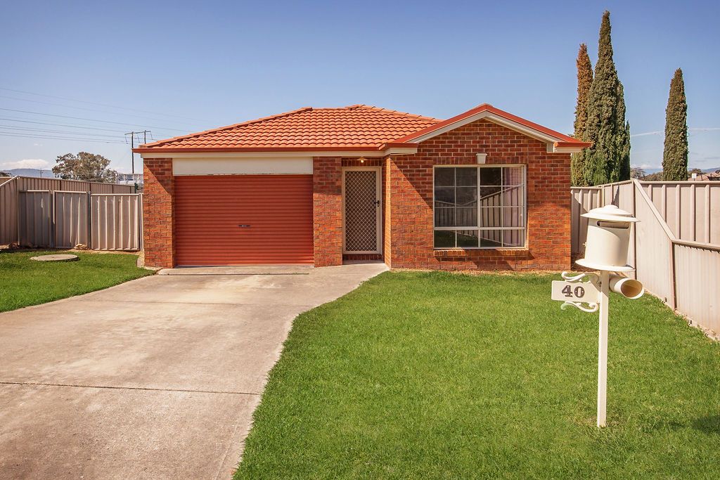 40 Chafia Place, Springdale Heights NSW 2641, Image 0