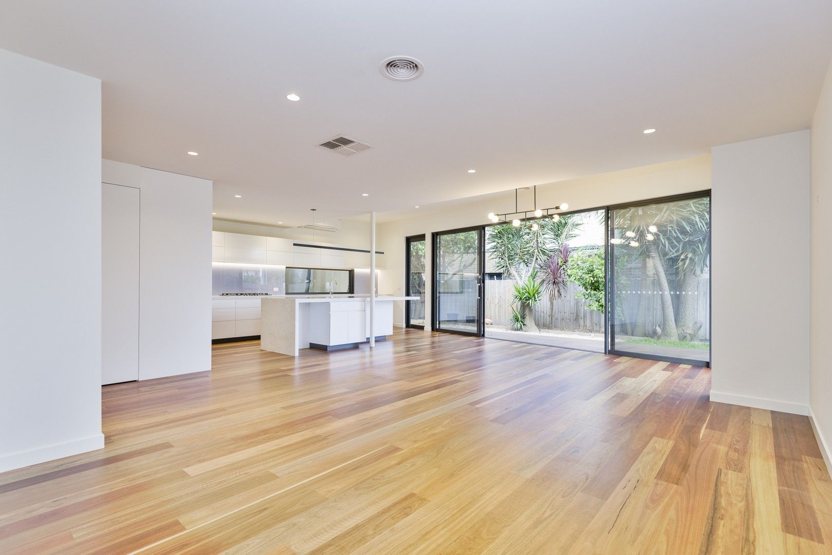 5 bedrooms House in 19 Sandy Place MARIBYRNONG VIC, 3032