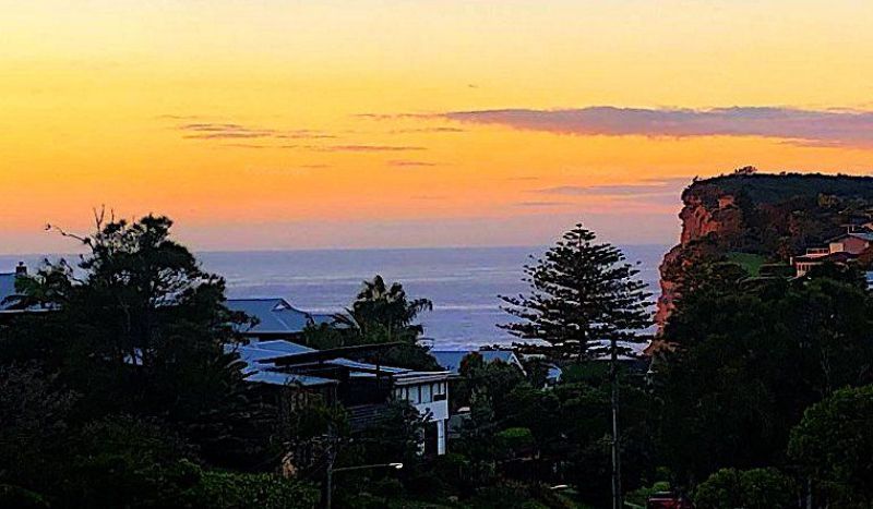 6 bedrooms House in 6 Milga Road AVALON BEACH NSW, 2107