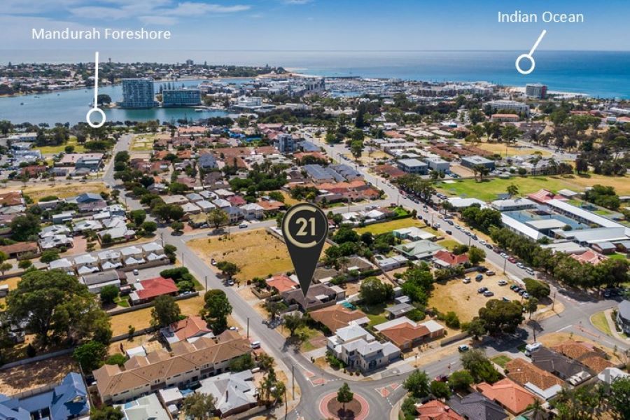 5 bedrooms House in 22 Cooper Street MANDURAH WA, 6210