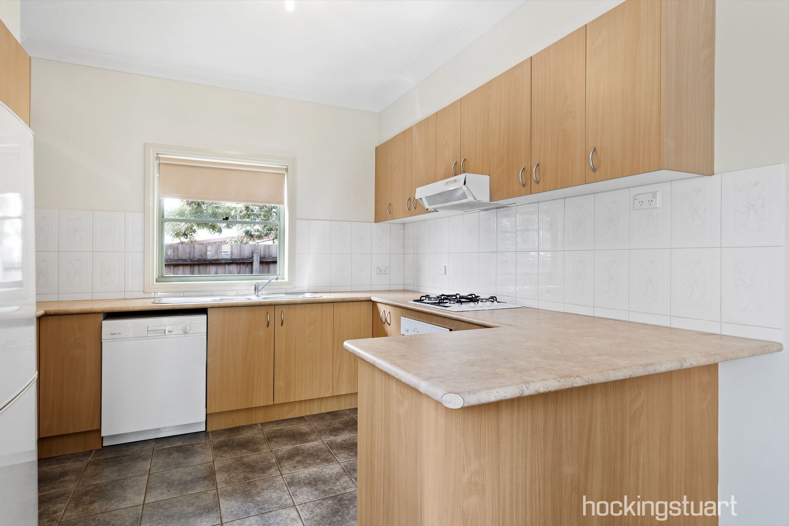 2/21 Batman Avenue, Sunbury VIC 3429, Image 2