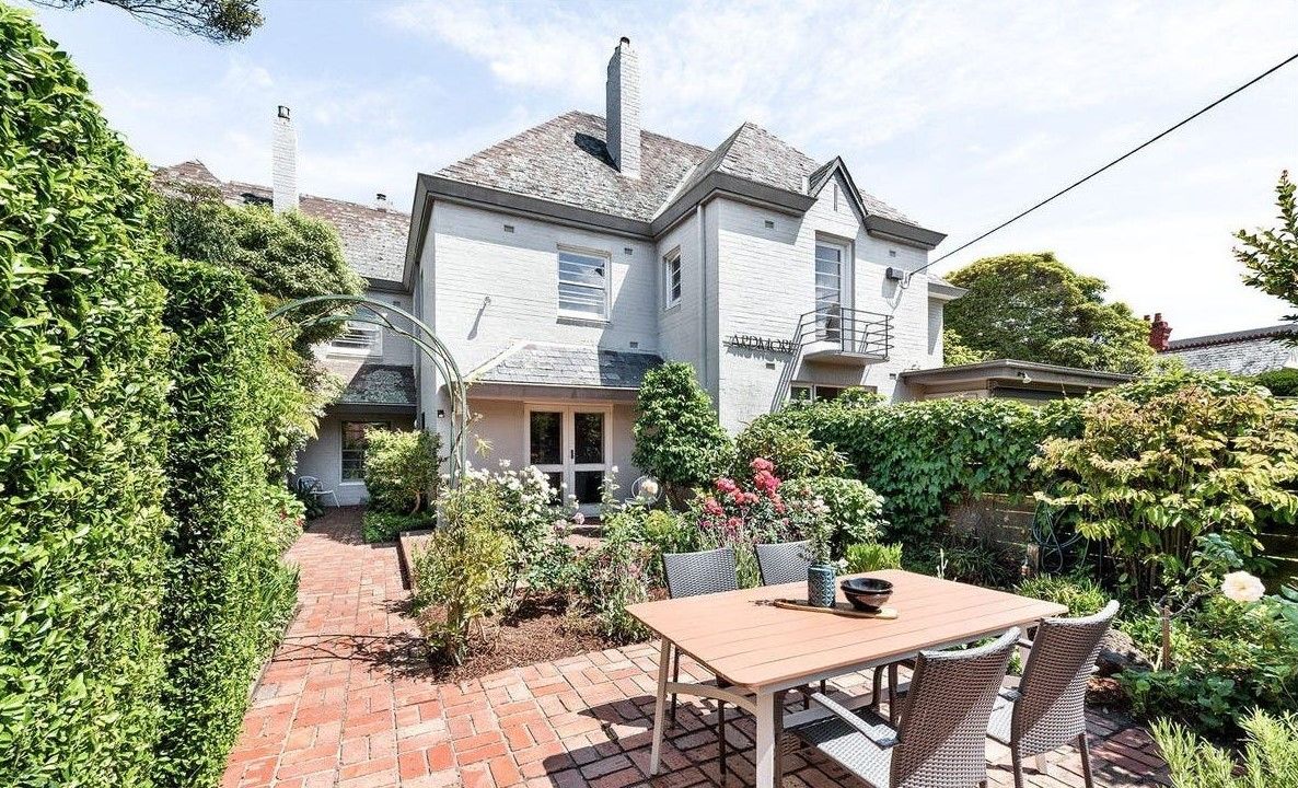 3 bedrooms Townhouse in 2/5 Webb Street BRIGHTON VIC, 3186