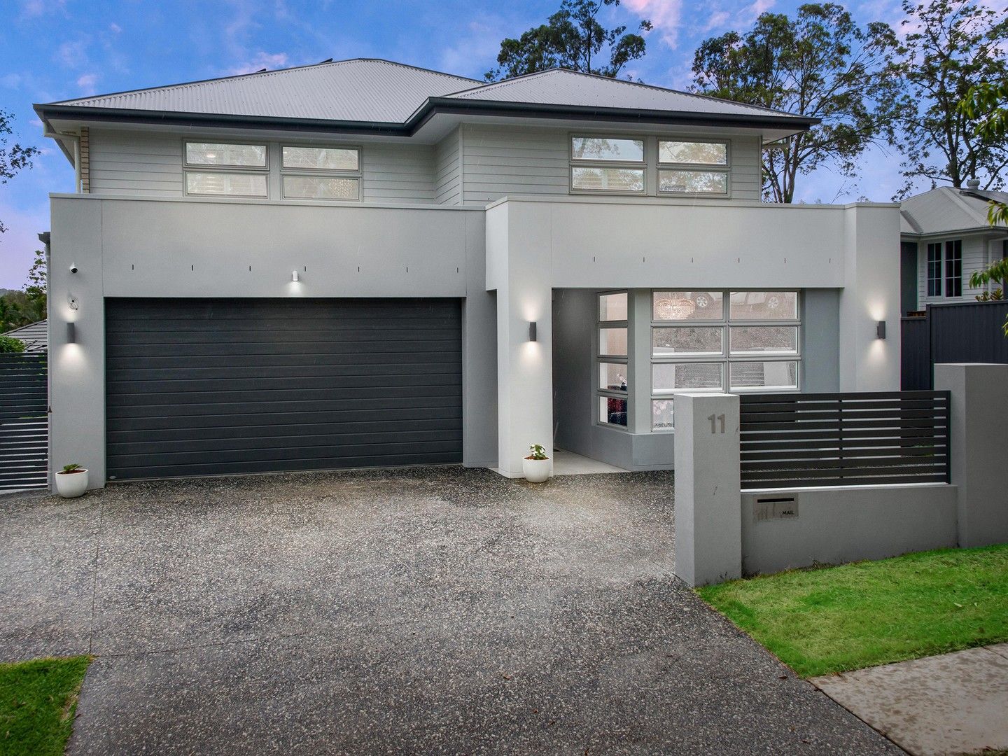 4 bedrooms House in 11 Dressage Place FIG TREE POCKET QLD, 4069
