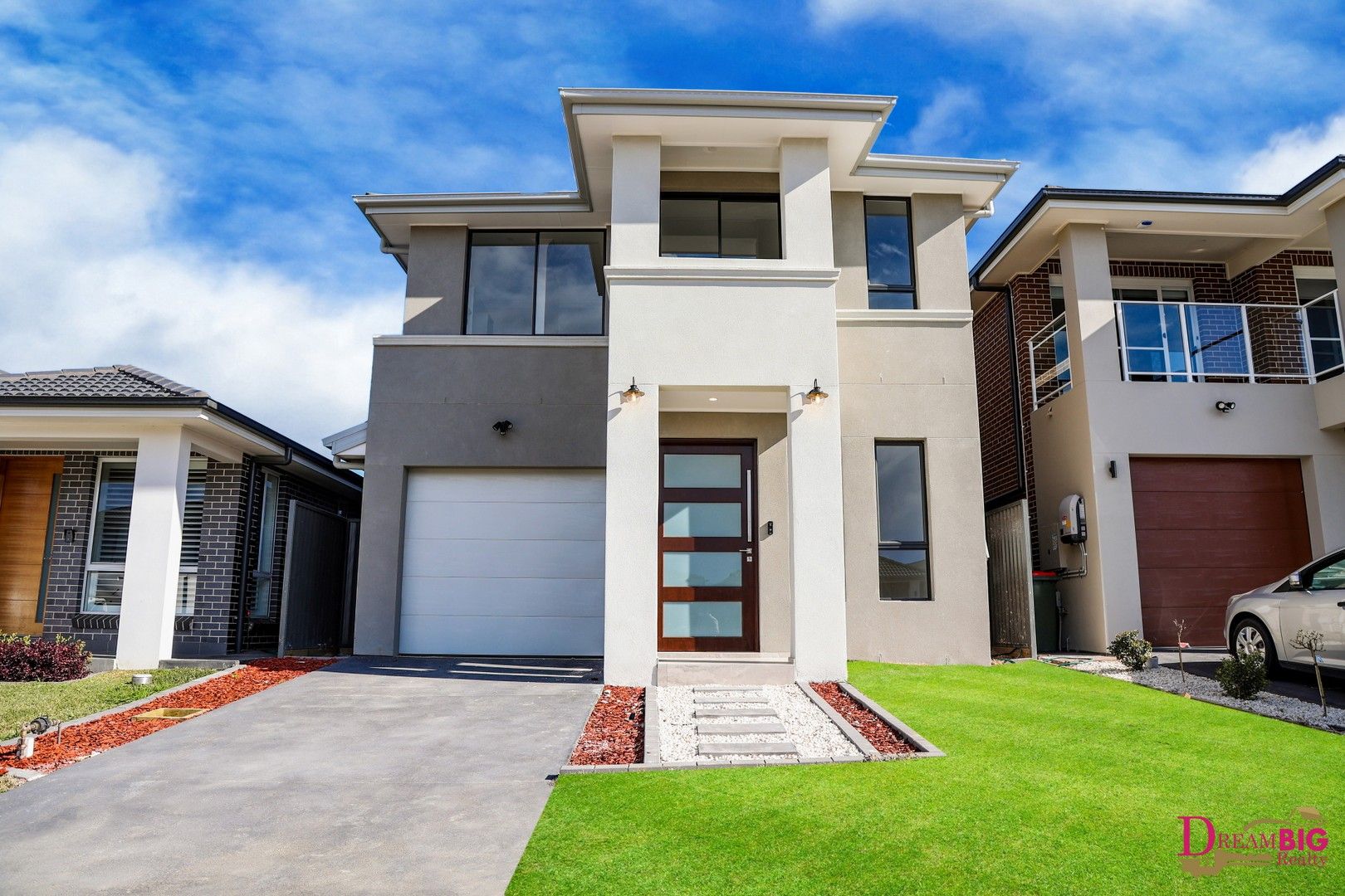4 bedrooms House in 34 Persea Avenue RIVERSTONE NSW, 2765
